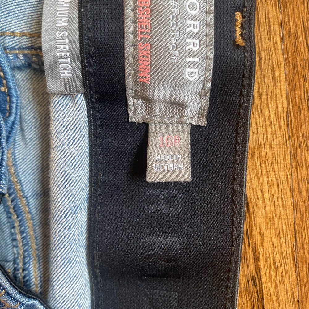 Torrid Distressed Jeans Great Stretch Bombshell Blue Skinny Jeans - Picture 4 of 5